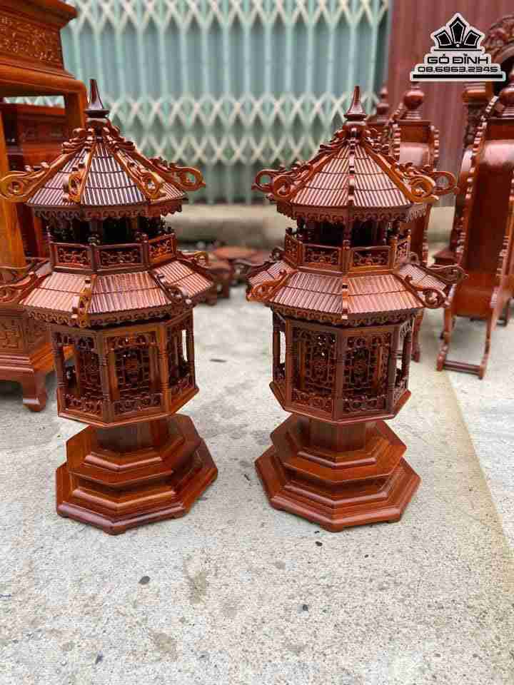 Cặp Đèn Thờ Gỗ Hương Việt