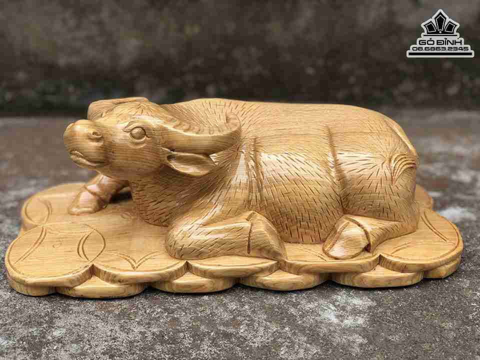 Tượng Trâu gỗ Pơ Mu