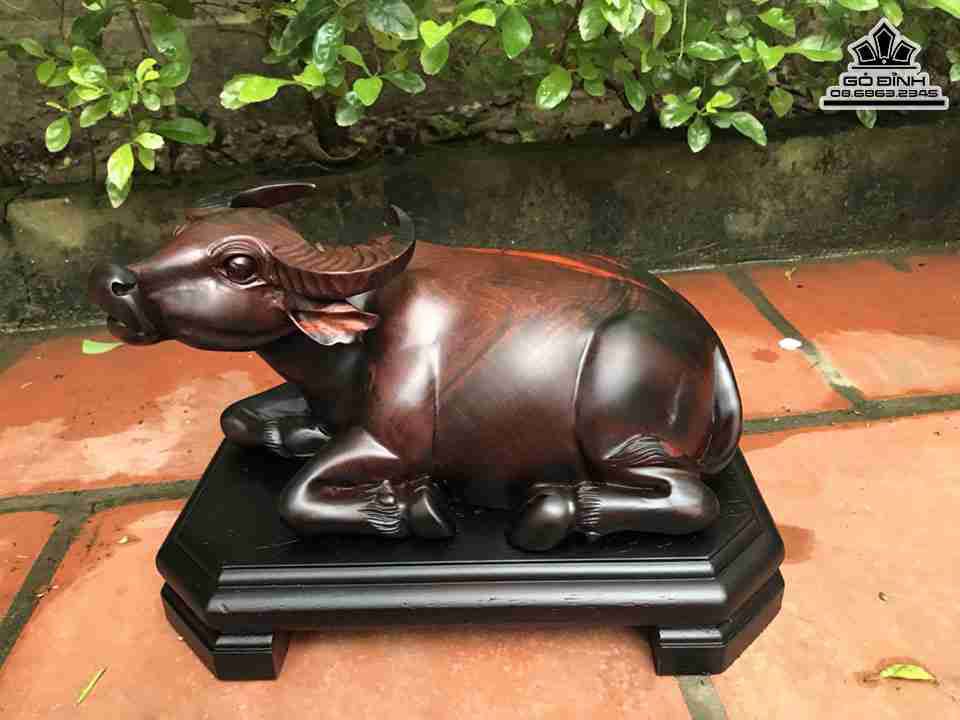 Tượng Trâu Gỗ Trắc