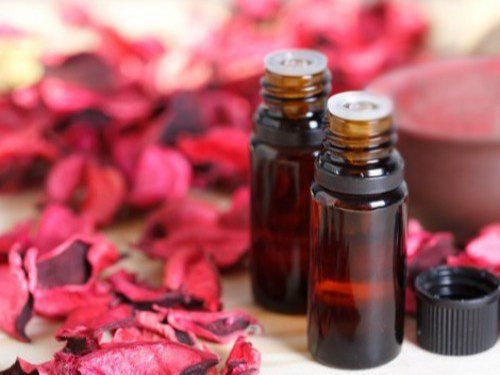 Tinh dầu gỗ Hồng làm sạch không khí trong ngôi nhà