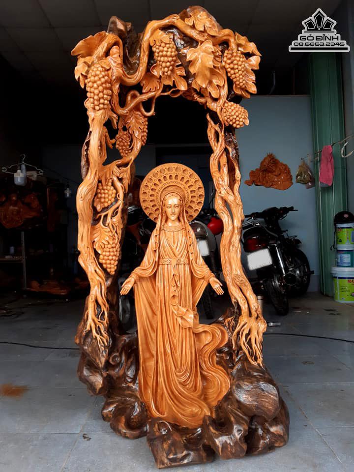 Tượng Mẹ Ban Ơn Gỗ Trai