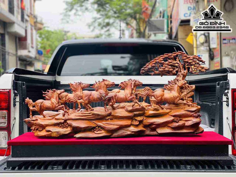 Tượng Gỗ Bát Mã mang đến khát vọng chiến thắng