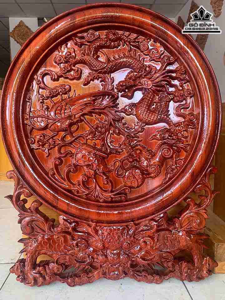 Hình ảnh Rồng trên Đĩa Tứ Linh Gỗ mang sự quyền lực và trí tuệ Hình ảnh Rồng trên Đĩa Tứ Linh Gỗ mang sự quyền lực và trí tuệ