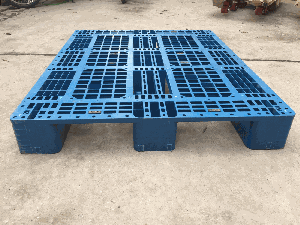 Pallet nhựa