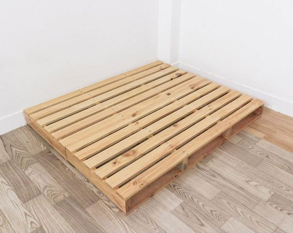 Pallet được làm từ gỗ
