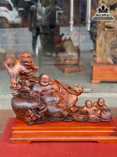 Tượng Phật Di Lặc gỗ cẩm. Tượng Phật Di Lặc gỗ cẩm.
