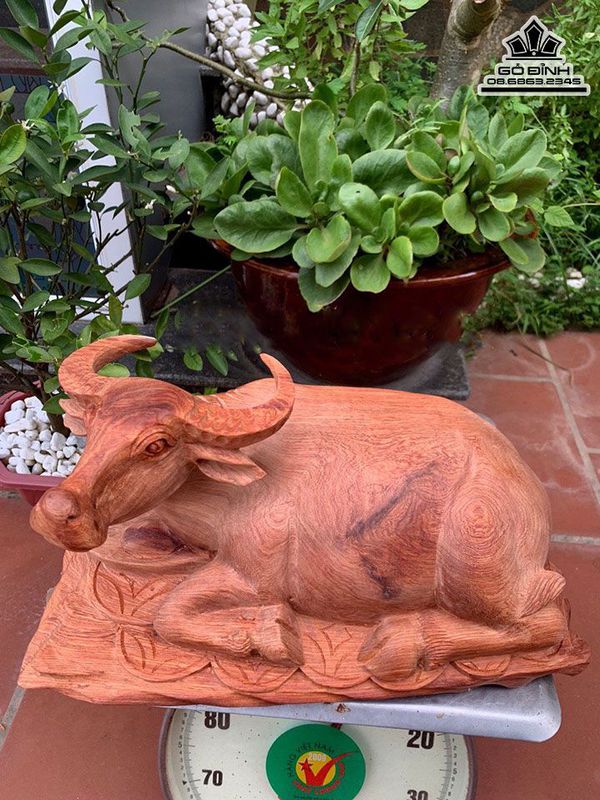 Tượng Trâu Gỗ Hương