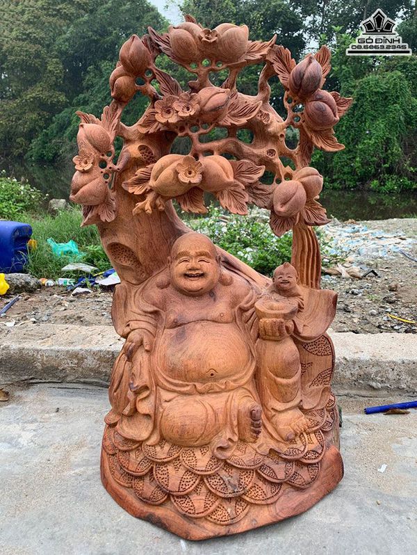 Tượng Phật Di Lặc Nhất Phúc Ngồi Gốc Đào