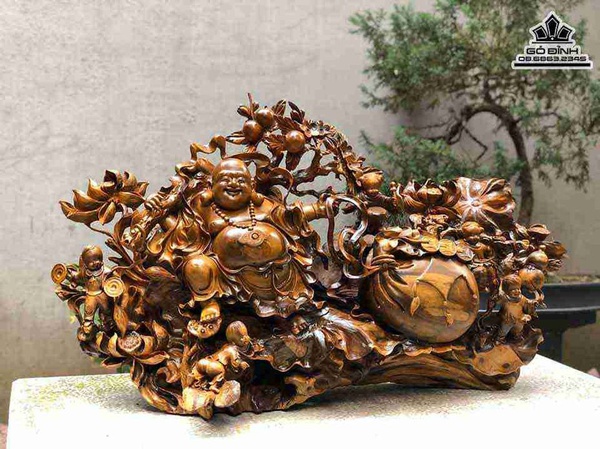 Tượng Phật Di Lặc Kéo Bao Tiền Gỗ Bách Xanh