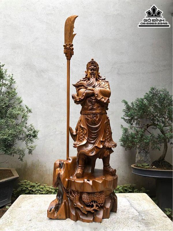 Tượng Quan Công Quan Vân Trường Chống Đao Gỗ Bách Xanh