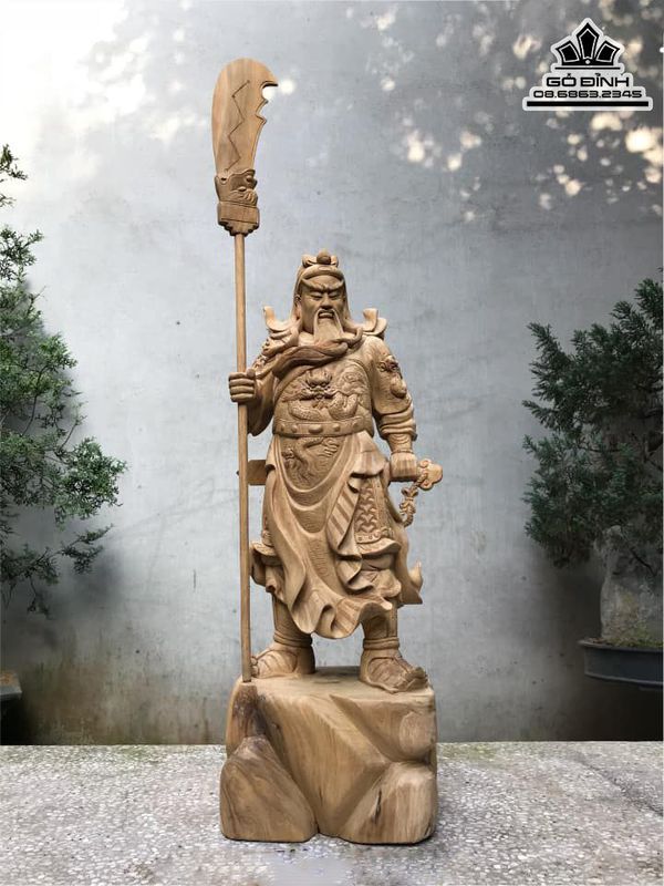 Tượng Quan Công Chống Đao Gỗ Bách Xanh
