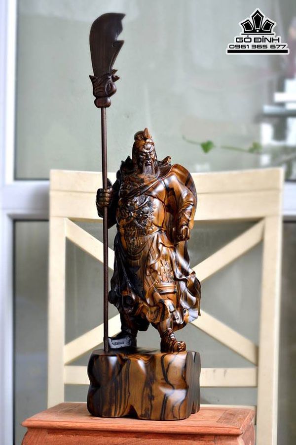 Quan Công Chống Đao gỗ Mun Hoa
