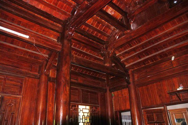 Nhà làm bằng gỗ Sến