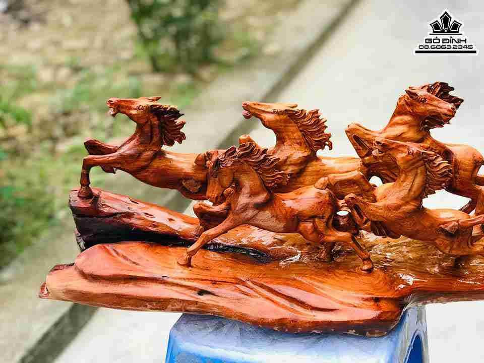 Mua tượng gỗ bát mã truy phong tại Gỗ Đỉnh