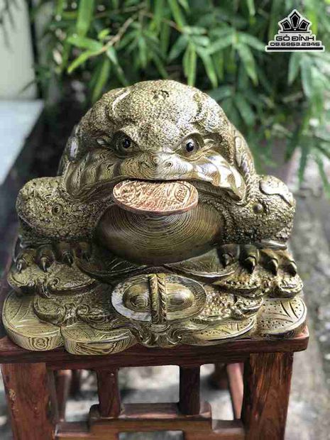 Tượng Cóc gỗ Mun đuôi công