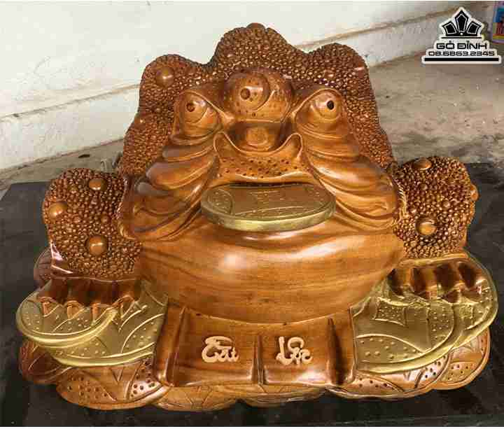 Tượng Cóc Ngậm Tiền bằng gỗ chân giúp tránh mọi xui xẻo