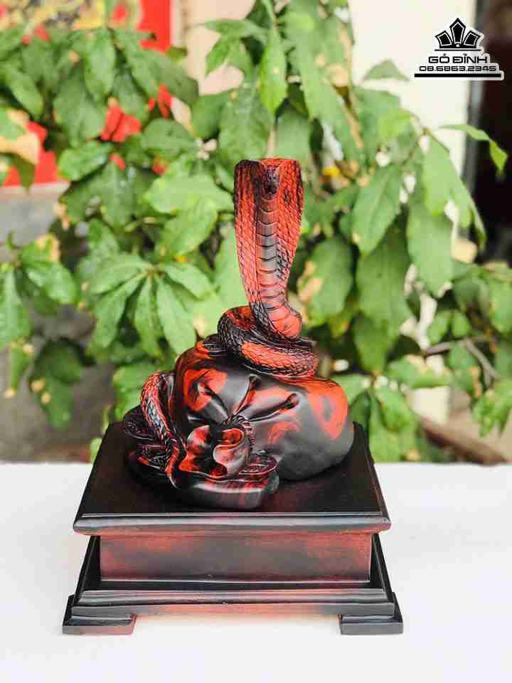 Tượng Rắn Phong Thủy gỗ Trắc