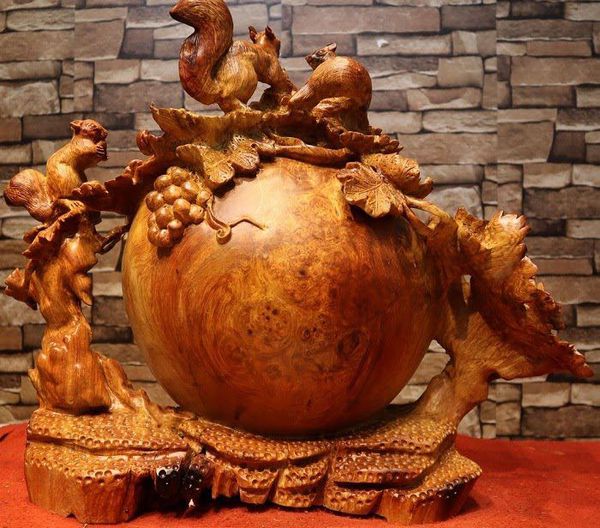 Bình Nho Sóc gỗ biểu tượng cho sự may mắn và sum họp