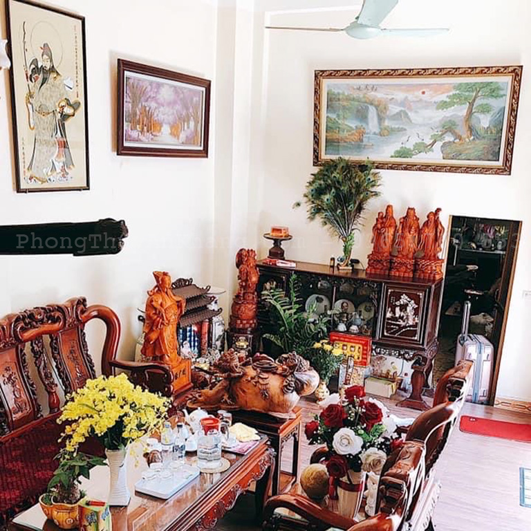 Đặt tượng Tam Đa trong phòng khách