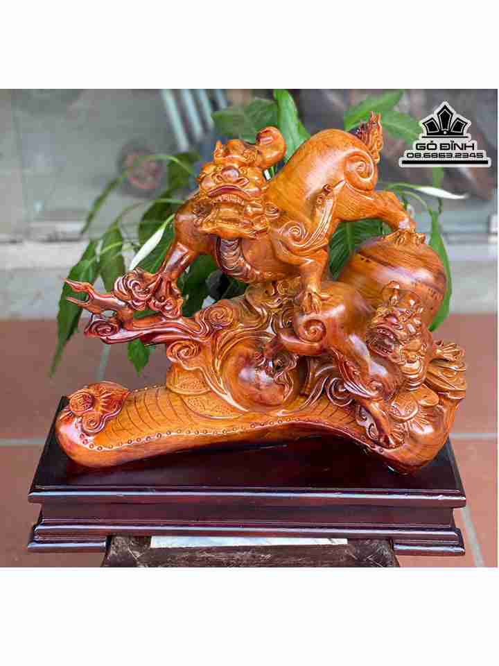 Tượng Tỳ Hưu gỗ hương