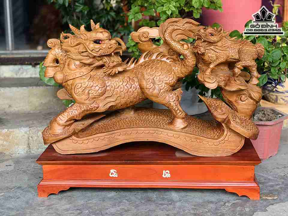 Tượng Kỳ Lân Mẫu Tử Gỗ Ngọc Am Đặt Trong Nhà