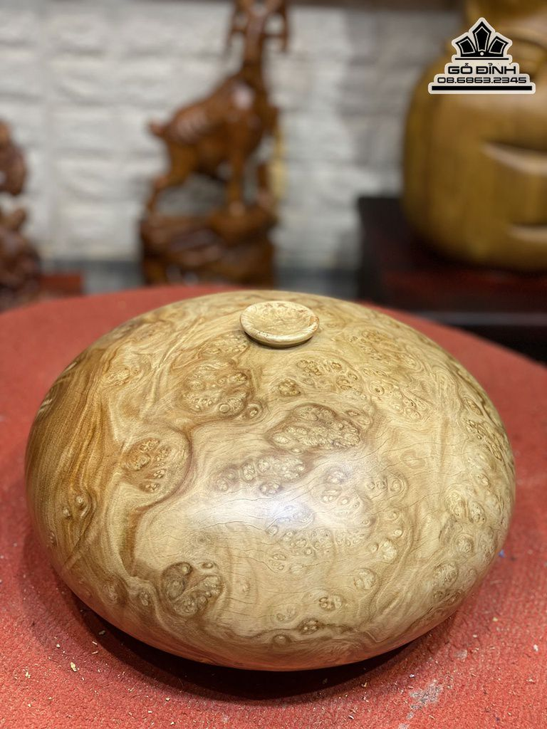 Hình ảnh của chiếc chum gỗ Nu Nghiến