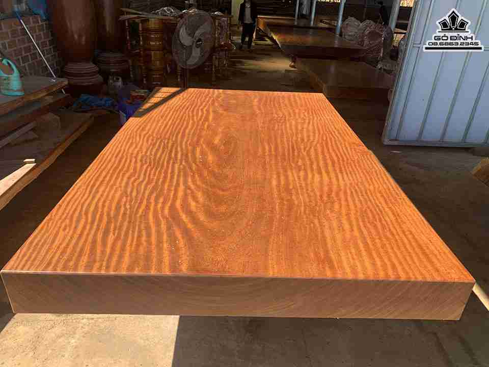 Sập gỗ nguyên khối làm tăng giá trị thẩm mỹ cho tổng thể không gian
