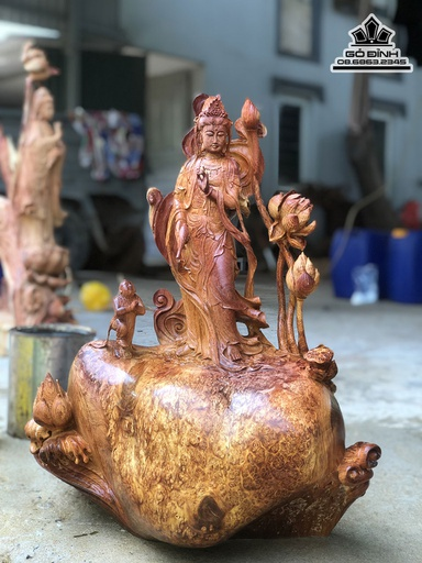 Tượng Phật Quan Âm đứng hoa sen gỗ nu hương