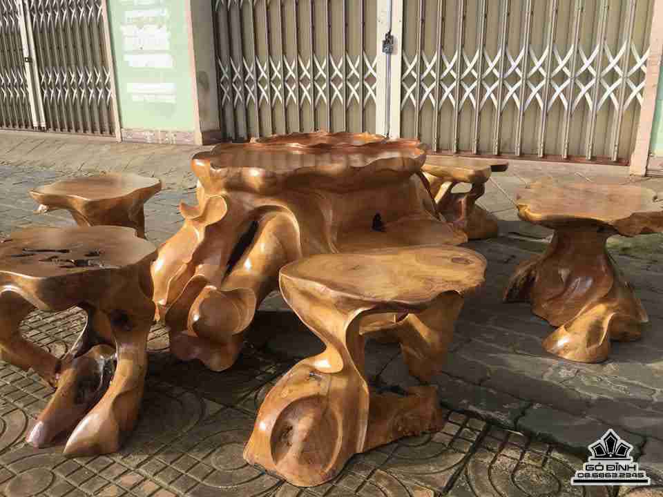 Bộ bàn ghế gốc cây 1 bàn 5 đôn gỗ bò ma (dổi lá to)