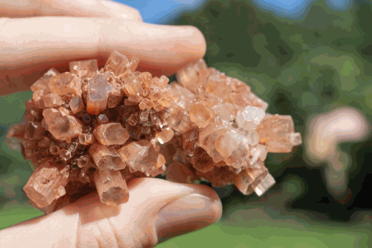 Aragonites dạng thấu kính