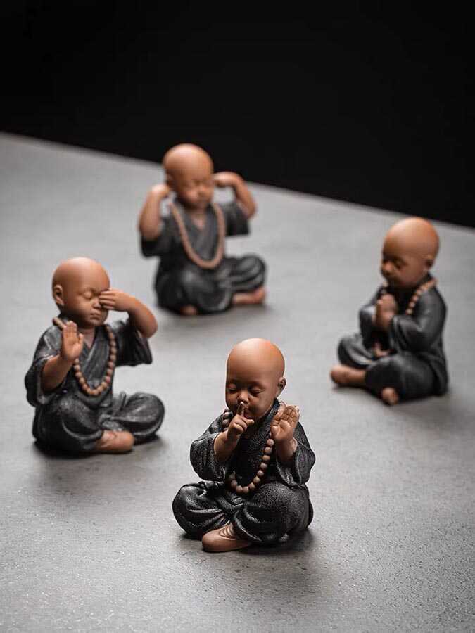 Tượng 4 Không