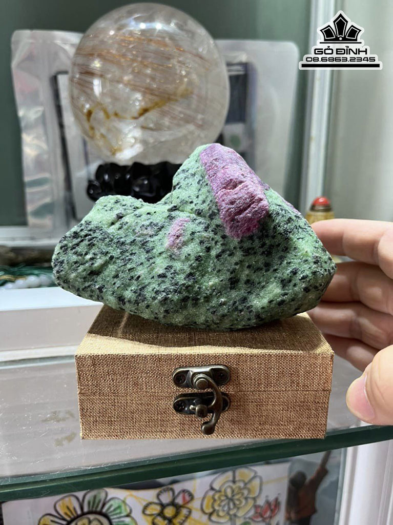 Đá Zoisite