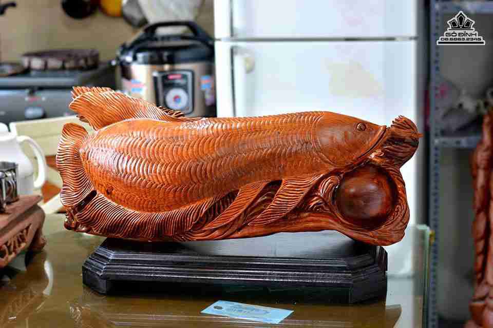 Tượng Cá Kim Long gỗ Hương 
