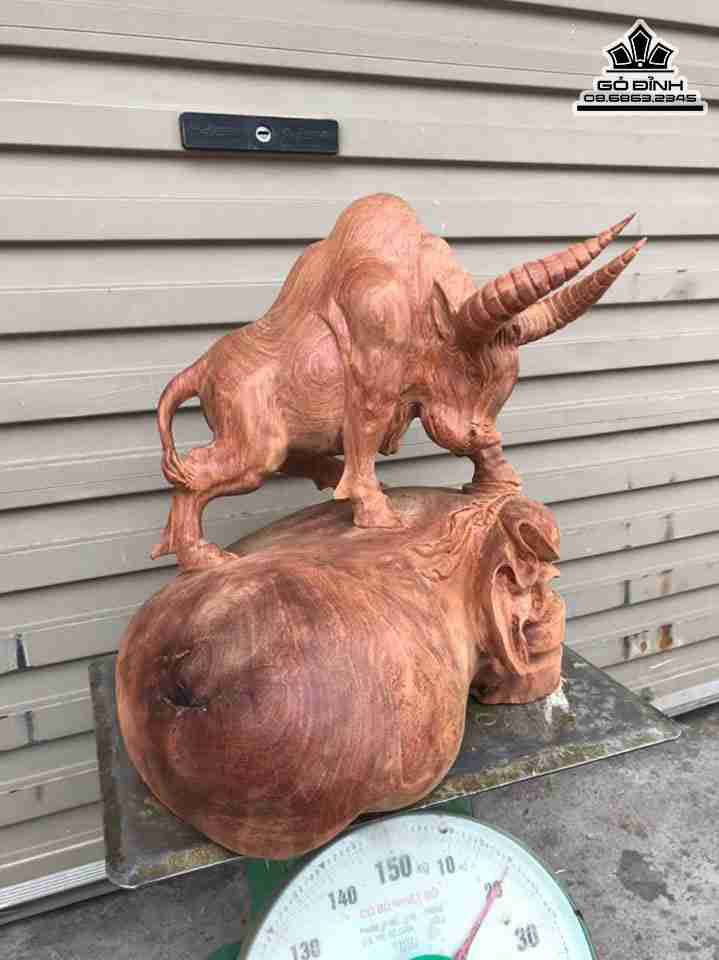 Tượng Bò Tót Gỗ Hương