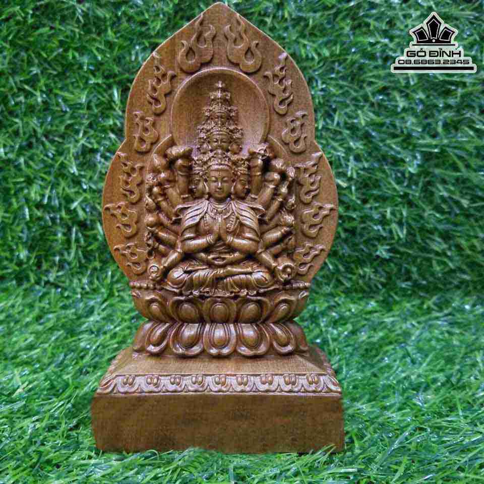 Tuong-Phat-Ba-Nghin-Mat-Nghin-Tay-De-Xe-Go-Bach-Xanh
