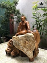 Tượng Đại Tướng Võ Nguyên Giáp Gỗ Bách Xanh Ôm Đá Cao 52 Ngang 45 Sâu 35 (cm) 2
