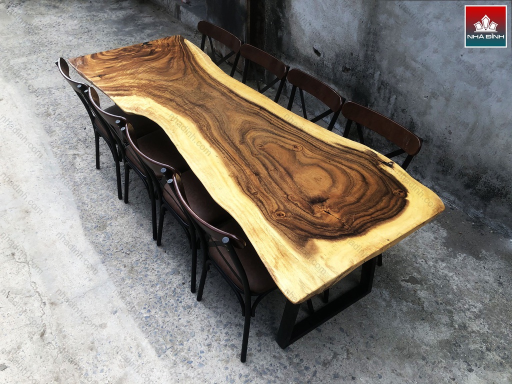Bàn Gỗ Me Tây Nguyên Khối Dài 234,5 Rộng 82-67-72 Dày 5 Cao 75(cm) 0