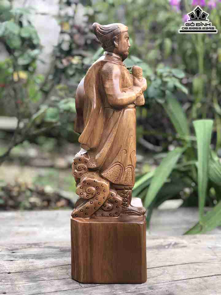 Tuong-Tran-Hung-Dao-Tran-Quoc-Tuan-Go-Bach-Xanh