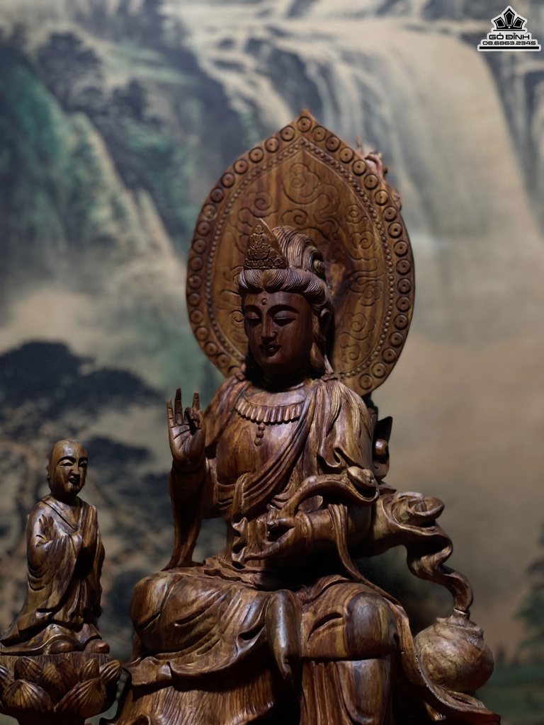 Tượng Phật Bà Quan Âm Gỗ Sưa Cao 38 Ngang 25 Sâu 23 (cm)