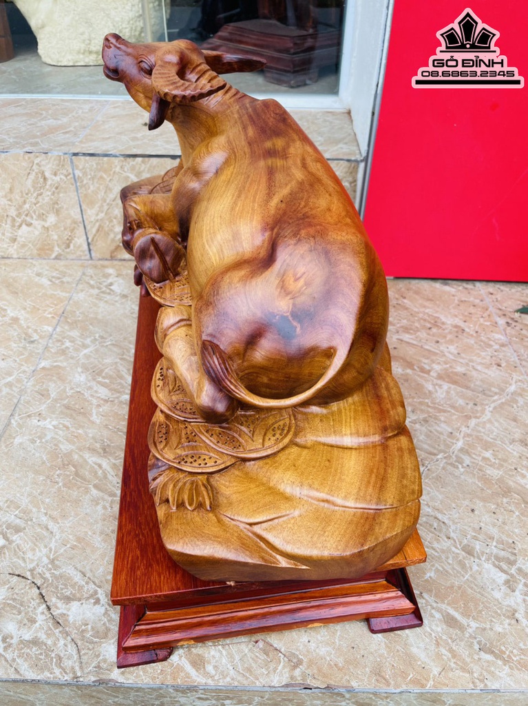 Tượng Trâu Phong Thủy Gỗ Hương Cao 26 Ngang 50 Sâu 21 (cm)