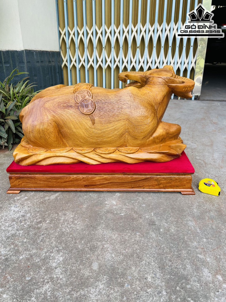 Tượng Trâu Phong Thủy Gỗ Hương Cao 32 Ngang 70 Sâu 38 (cm)