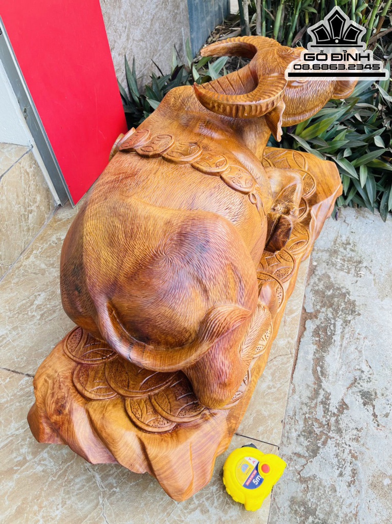 Tượng Trâu Phong Thủy Gỗ Hương Cao 32 Ngang 80 Sâu 40 (cm)