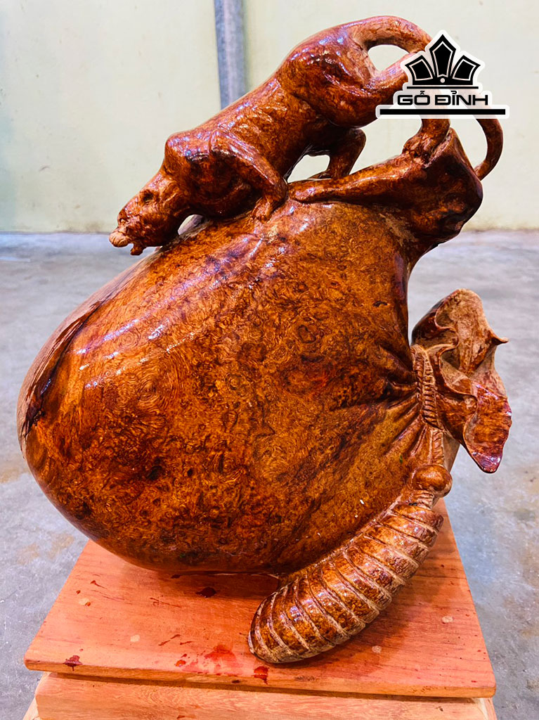 Tượng Báo Săn Mồi Gỗ Nu Hương Cao 31 Ngang 30 Sâu 17 (cm)