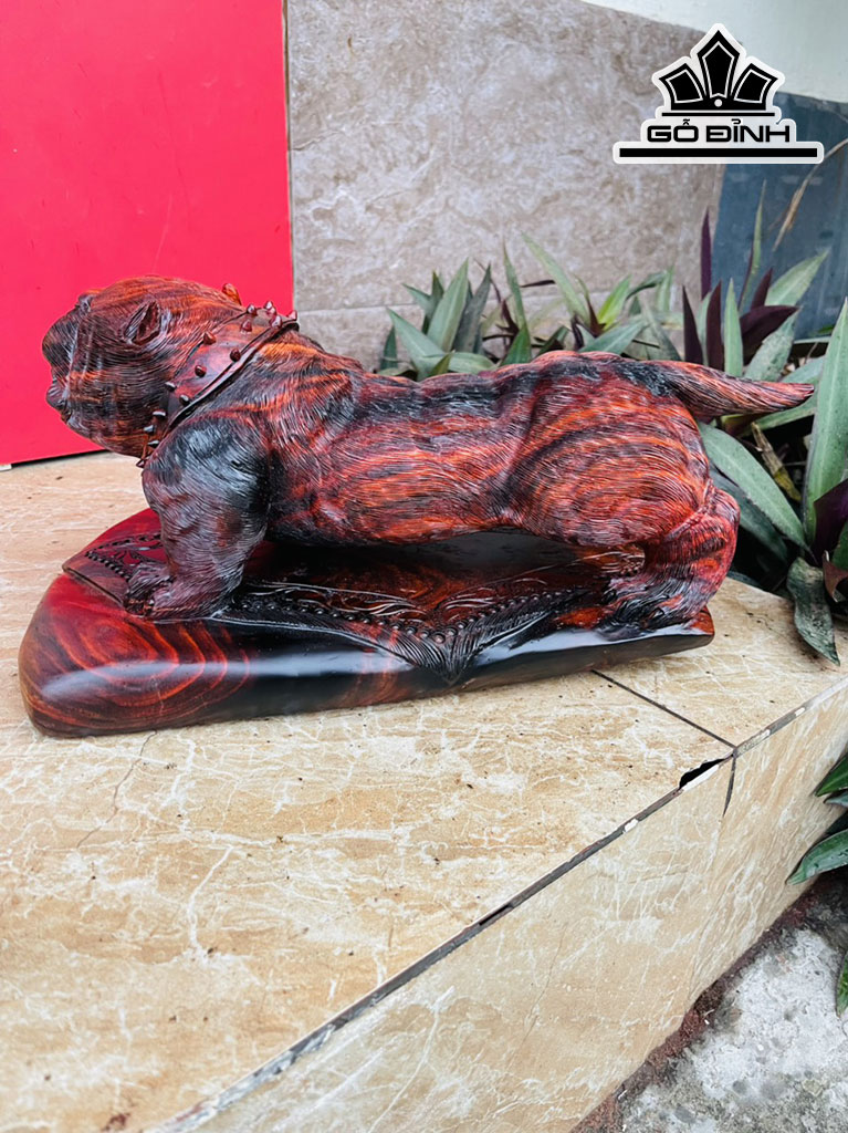 Tượng Chó Gỗ Trắc Cao 38 Ngang 22 Sâu 18 (cm)