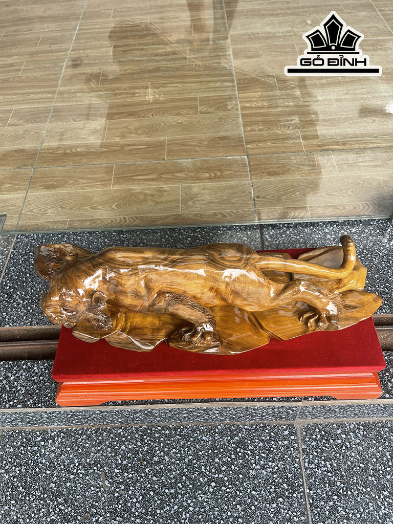 Tượng Hổ Phong Thủy Gỗ Bách Xanh Ngang 48 Cao 20 Sâu 17 (cm)