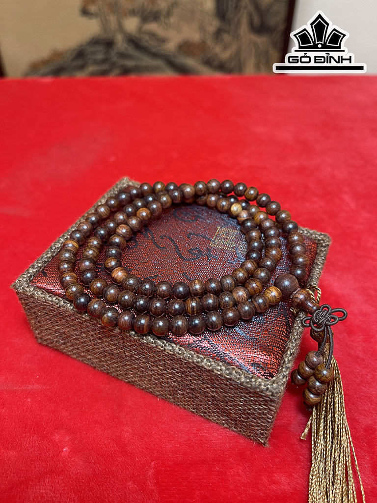 Vòng Tay Gỗ Sưa Cao 0,6ly 108 Hạt (cm)