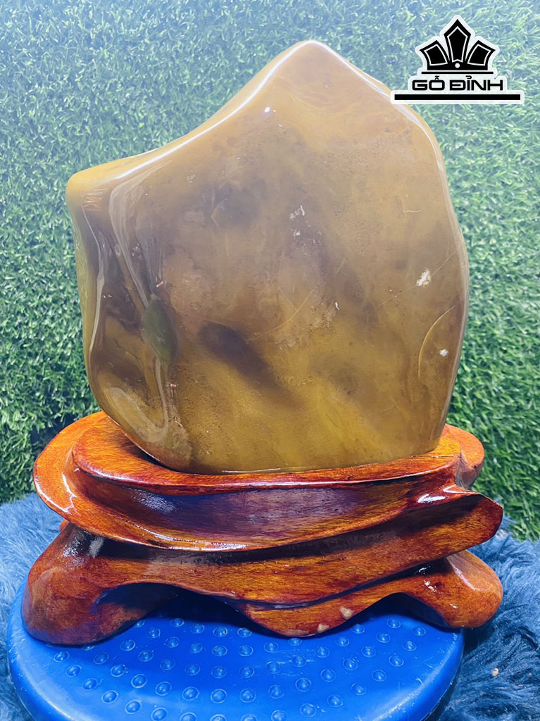 Tác Phẩm Đá Mã Não Cao 23 (cm) 5,5kg