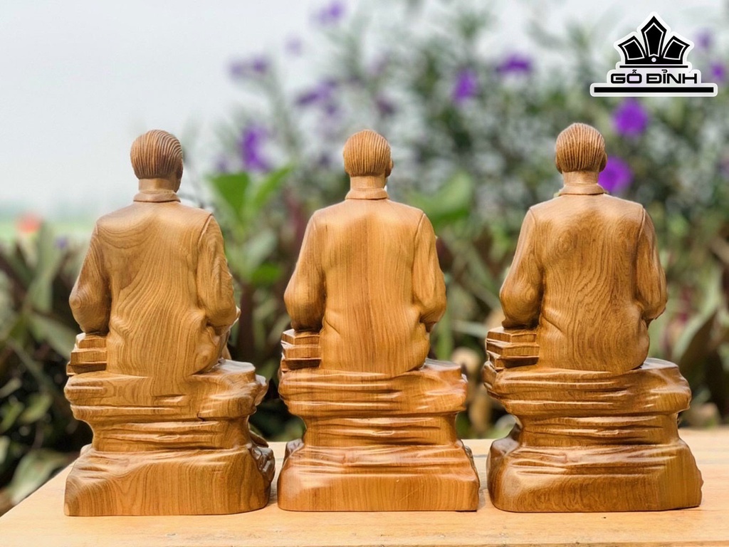 Tượng Bác Hồ Gỗ Bách Xanh Cao 20 Ngang 11 Sâu 10 (cm)