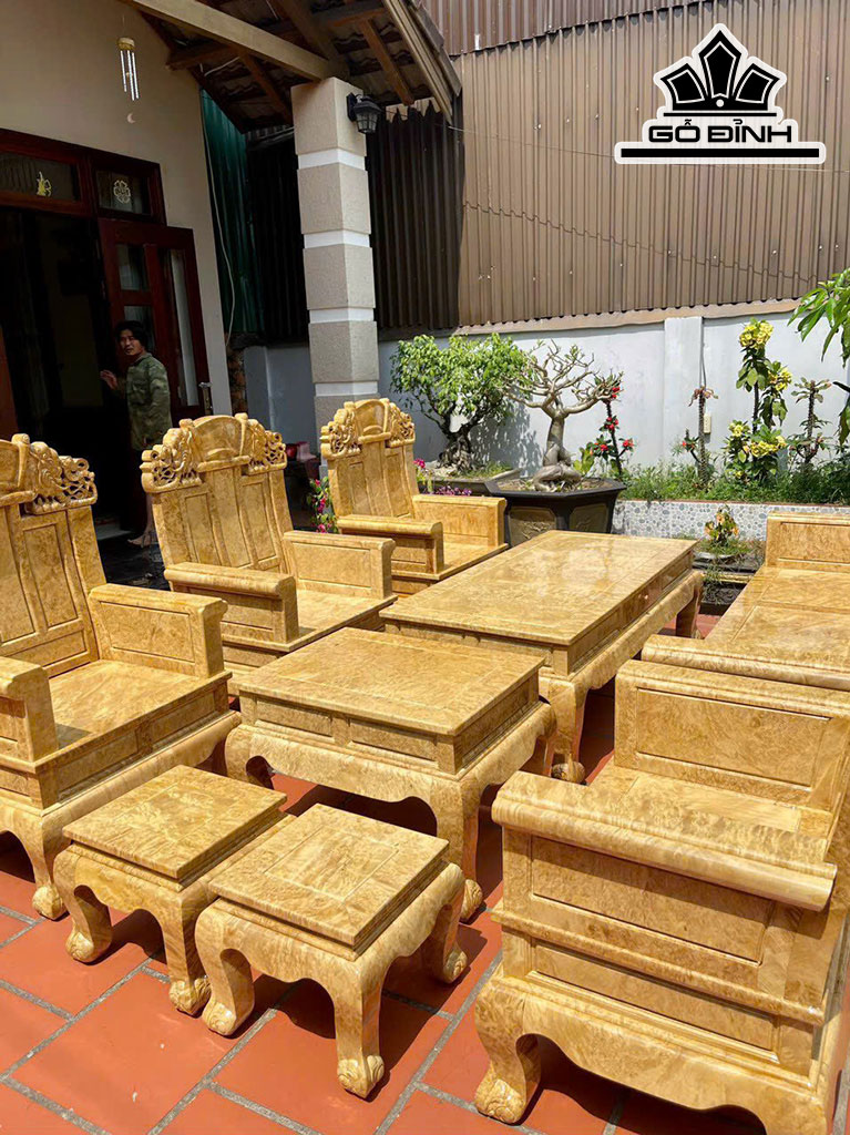 Bộ Bàn Ghế Gỗ Bò Ma Dài 223 Cao 134 (cm)