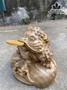 Tượng Thiềm Thừ Gỗ Hương Ôm Đá Cao 16 Ngang 19 Sâu 15 (cm)